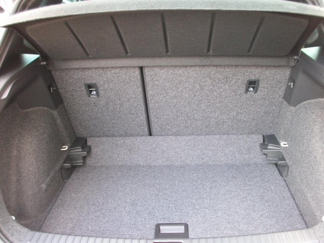 Seat ARONA FR 1.0 TSI, CO2-Klasse: D, NAVI SITZHEIZUNG AHZV-VORBER. Bildbeschreibung: Seat ARONA FR 1.0 TSI, CO2-Klasse: D, NAVI SITZHEIZUNG AHZV-VORBER.