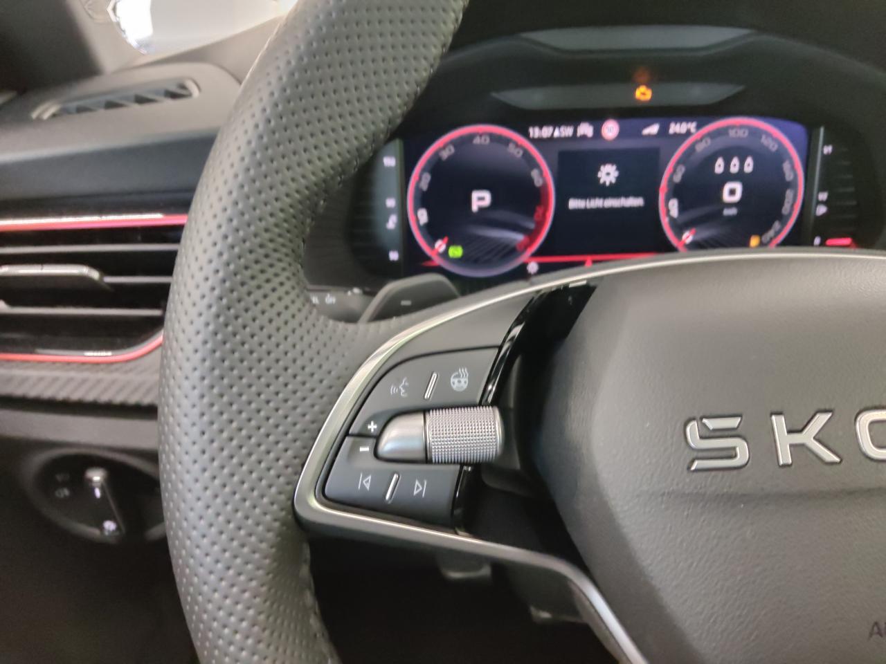 Skoda KAMIQ MONTE CARLO 1.5 TSI DSG, CO2-Klasse: D, MATRIX-LED PANO-D. Bildbeschreibung: Skoda KAMIQ MONTE CARLO 1.5 TSI DSG, CO2-Klasse: D, MATRIX-LED PANO-D.