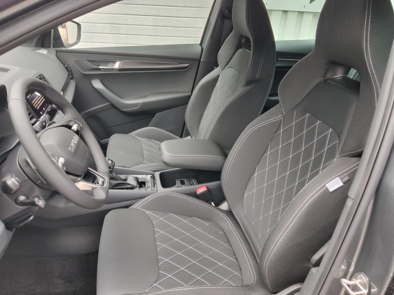 Skoda KAROQ SPORTLINE 1.5 TSI DSG, CO2-Klasse: E, MATRIX-LED SCHIEBED. Bildbeschreibung: Skoda KAROQ SPORTLINE 1.5 TSI DSG, CO2-Klasse: E, MATRIX-LED SCHIEBED.