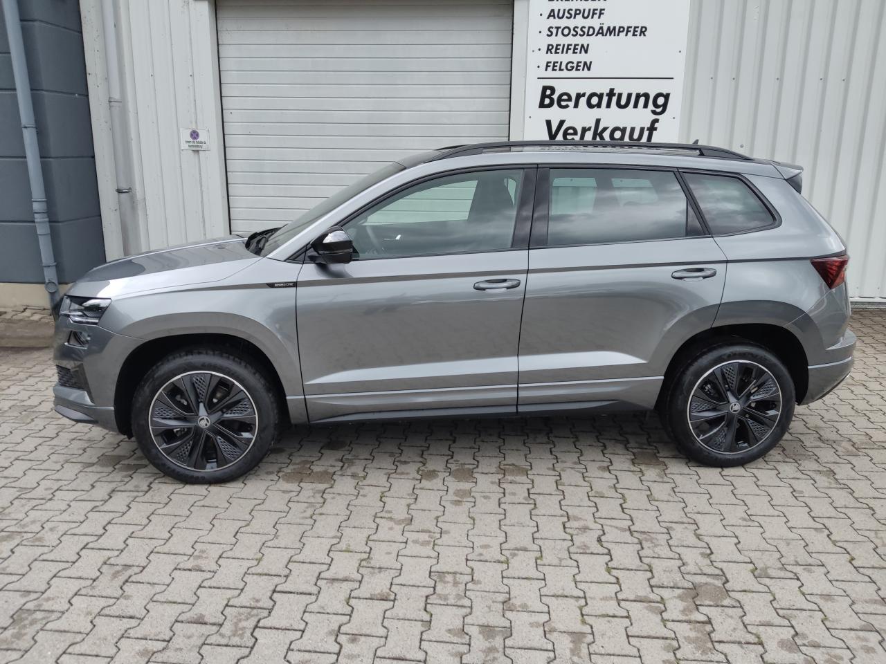 Skoda KAROQ SPORTLINE 1.5 TSI DSG, CO2-Klasse: E, MATRIX-LED SCHIEBED. Bildbeschreibung: Skoda KAROQ SPORTLINE 1.5 TSI DSG, CO2-Klasse: E, MATRIX-LED SCHIEBED.
