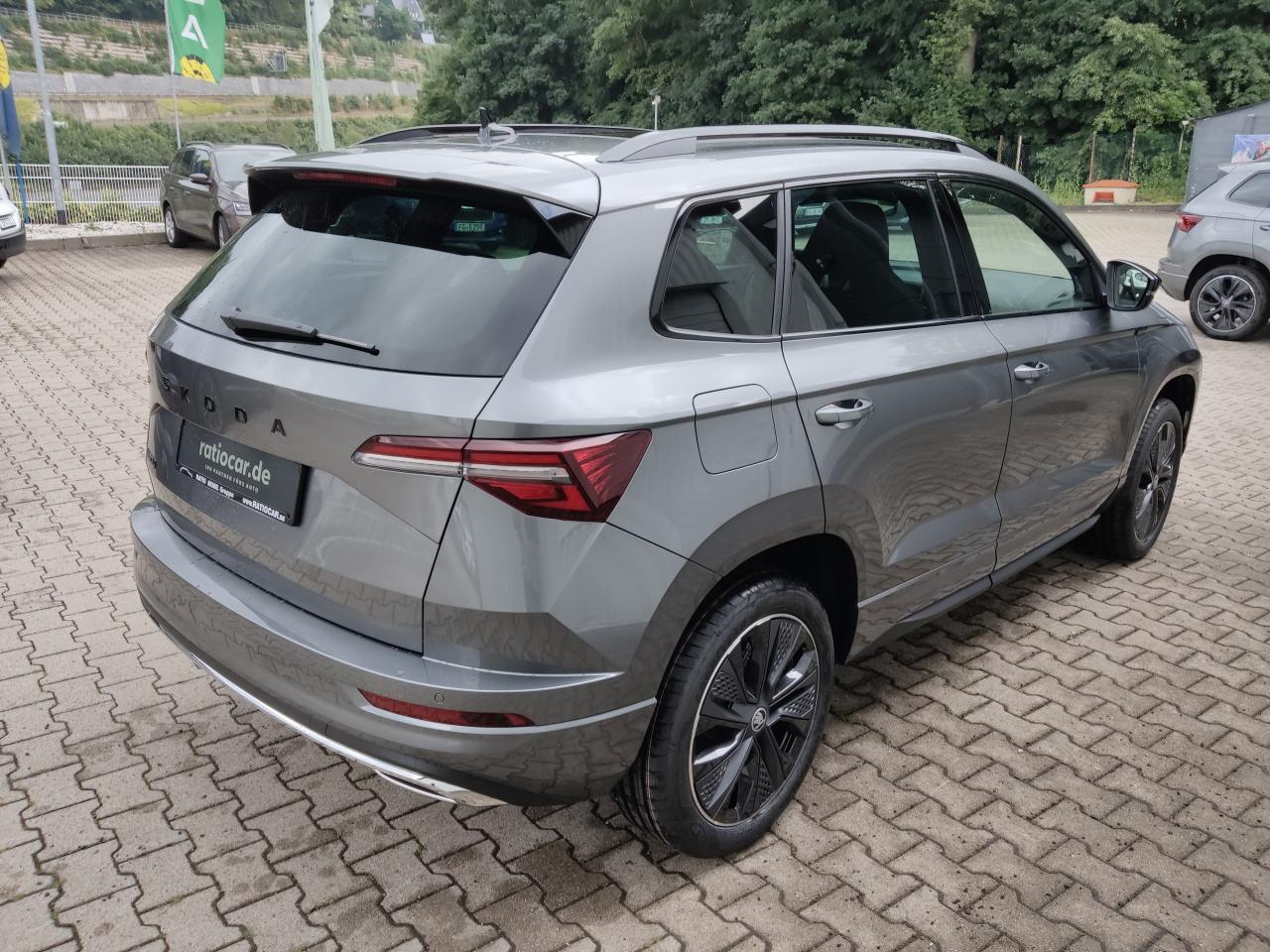 Skoda KAROQ SPORTLINE 1.5 TSI DSG, CO2-Klasse: E, MATRIX-LED SCHIEBED. Bildbeschreibung: Skoda KAROQ SPORTLINE 1.5 TSI DSG, CO2-Klasse: E, MATRIX-LED SCHIEBED.