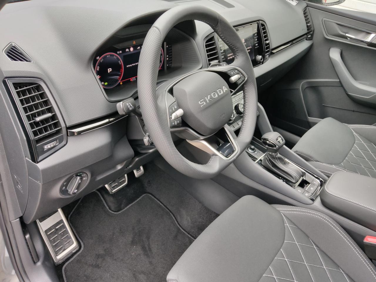 Skoda KAROQ SPORTLINE 1.5 TSI DSG, CO2-Klasse: E, PANOR.-D. MATRIX-LED Bildbeschreibung: Skoda KAROQ SPORTLINE 1.5 TSI DSG, CO2-Klasse: E, PANOR.-D. MATRIX-LED