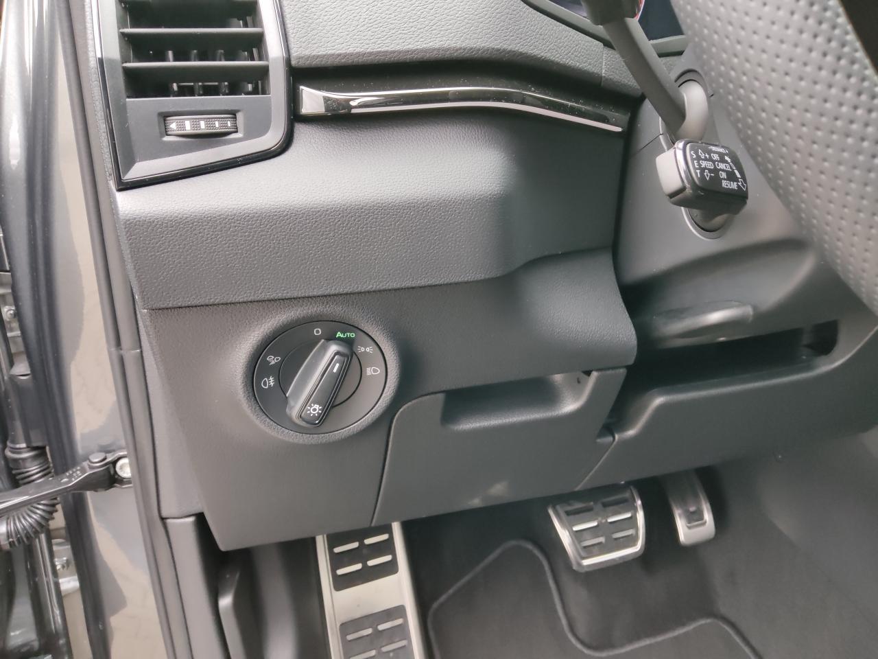 Skoda KAROQ SPORTLINE 1.5 TSI DSG, CO2-Klasse: E, PANOR.-D. MATRIX-LED Bildbeschreibung: Skoda KAROQ SPORTLINE 1.5 TSI DSG, CO2-Klasse: E, PANOR.-D. MATRIX-LED