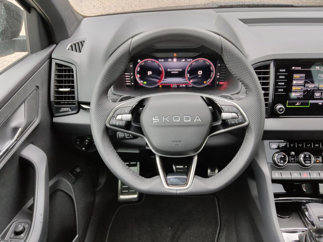 Skoda KAROQ SPORTLINE 1.5 TSI DSG, CO2-Klasse: E, PANOR.-D. MATRIX-LED Bildbeschreibung: Skoda KAROQ SPORTLINE 1.5 TSI DSG, CO2-Klasse: E, PANOR.-D. MATRIX-LED