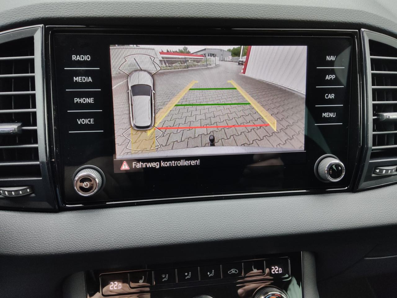 Skoda KAROQ SPORTLINE 1.5 TSI DSG, CO2-Klasse: E, PANOR.-D. MATRIX-LED Bildbeschreibung: Skoda KAROQ SPORTLINE 1.5 TSI DSG, CO2-Klasse: E, PANOR.-D. MATRIX-LED