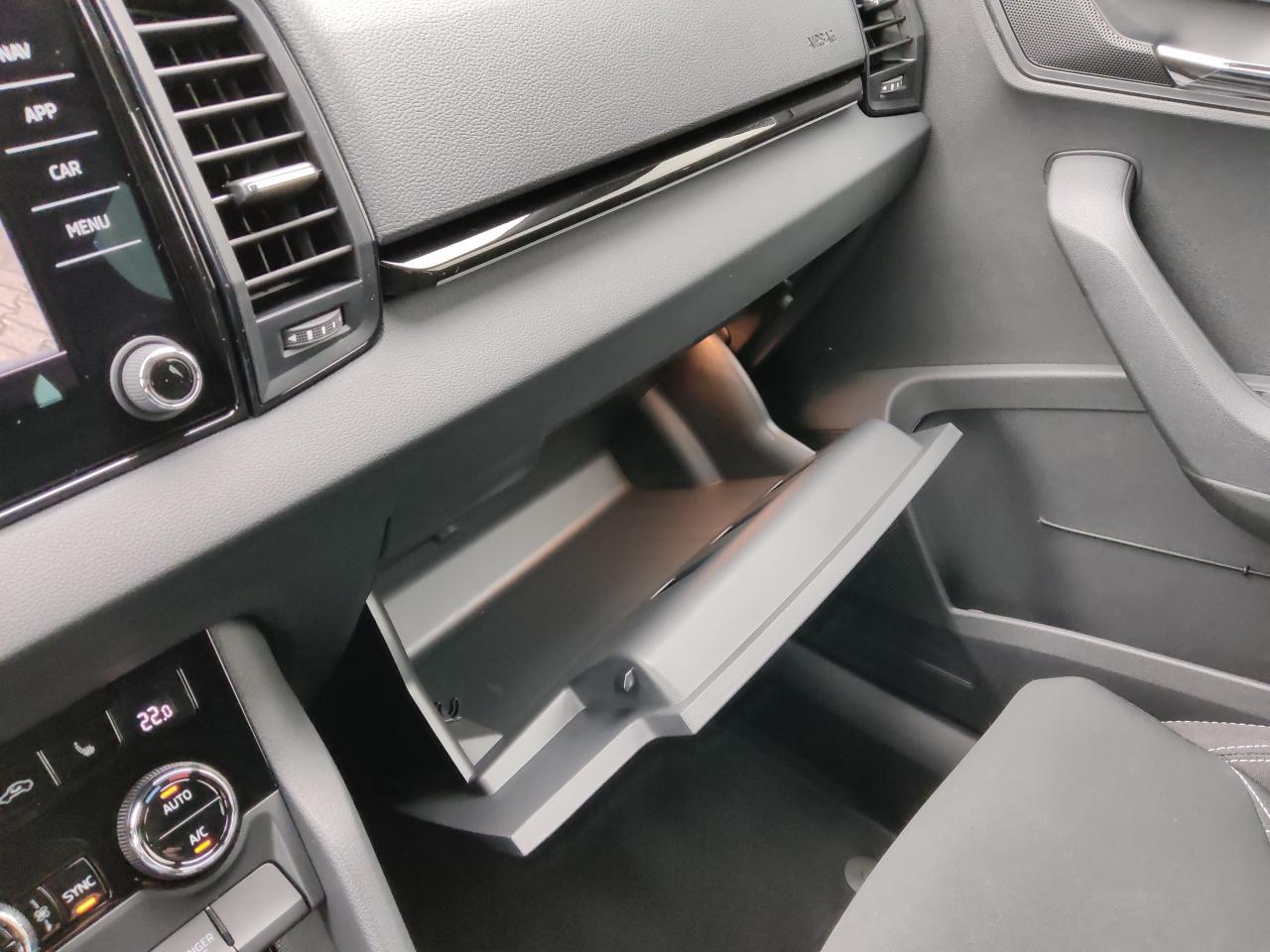 Skoda KAROQ SPORTLINE 1.5 TSI DSG, CO2-Klasse: E, PANOR.-D. MATRIX-LED Bildbeschreibung: Skoda KAROQ SPORTLINE 1.5 TSI DSG, CO2-Klasse: E, PANOR.-D. MATRIX-LED