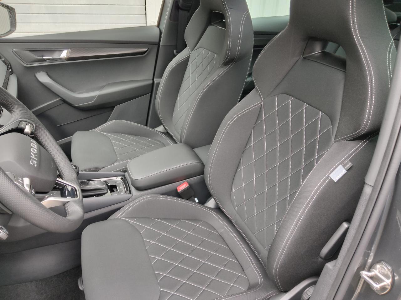 Skoda KAROQ SPORTLINE 1.5 TSI DSG, CO2-Klasse: E, PANOR.-D. MATRIX-LED Bildbeschreibung: Skoda KAROQ SPORTLINE 1.5 TSI DSG, CO2-Klasse: E, PANOR.-D. MATRIX-LED
