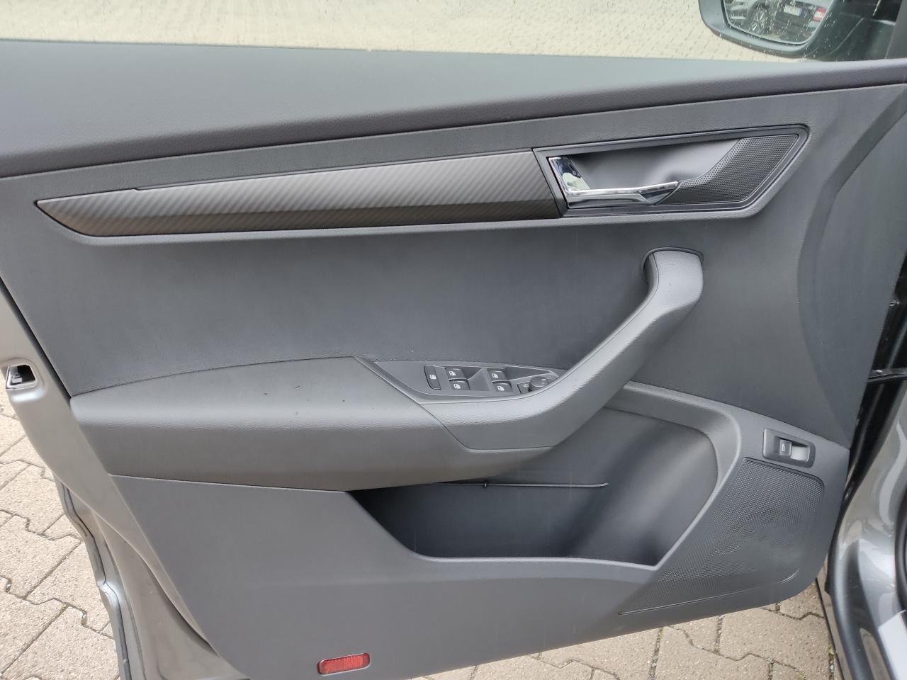 Skoda KAROQ SPORTLINE 1.5 TSI DSG, CO2-Klasse: E, PANOR.-D. MATRIX-LED Bildbeschreibung: Skoda KAROQ SPORTLINE 1.5 TSI DSG, CO2-Klasse: E, PANOR.-D. MATRIX-LED