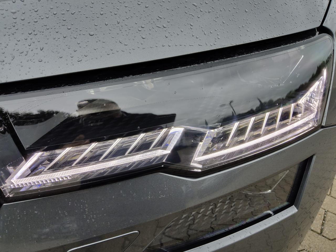 Skoda KAROQ SPORTLINE 1.5 TSI DSG, CO2-Klasse: E, PANOR.-D. MATRIX-LED Bildbeschreibung: Skoda KAROQ SPORTLINE 1.5 TSI DSG, CO2-Klasse: E, PANOR.-D. MATRIX-LED