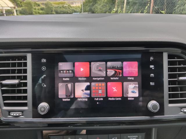 Cupra ATECA 2.0 TSI DSG 4DRIVE AHK PANORAMAD. NAVI SHZ Bildbeschreibung: Cupra ATECA 2.0 TSI DSG 4DRIVE AHK PANORAMAD. NAVI SHZ
