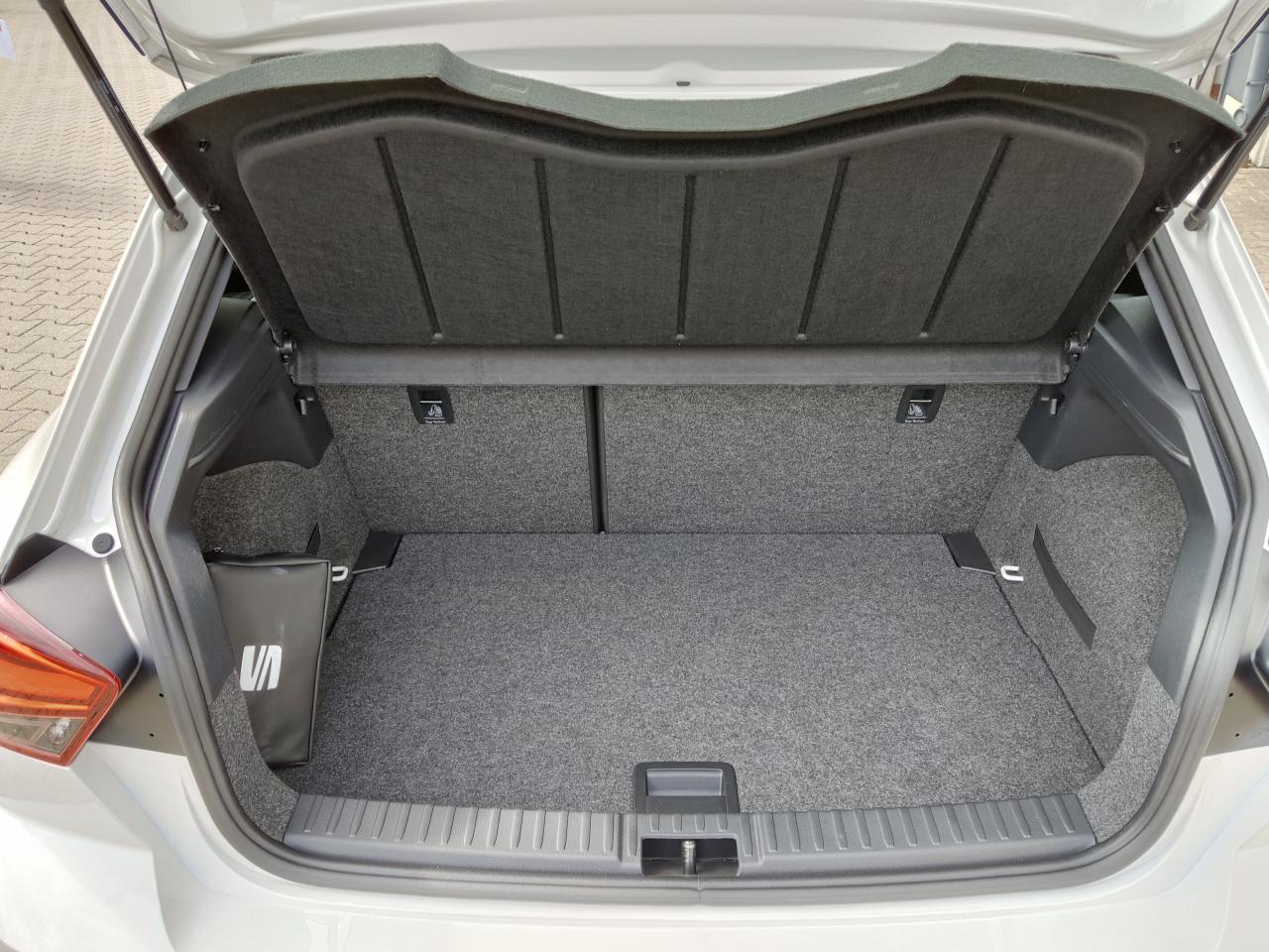 Seat IBIZA FR 1.0 TSI NAVI SITZH. USB EINPARKH. DAB+ Bildbeschreibung: Seat IBIZA FR 1.0 TSI NAVI SITZH. USB EINPARKH. DAB+