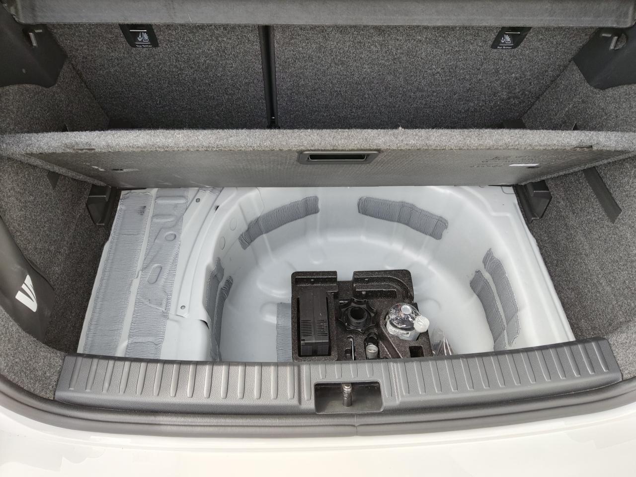 Seat IBIZA FR 1.0 TSI NAVI SITZH. USB EINPARKH. DAB+ Bildbeschreibung: Seat IBIZA FR 1.0 TSI NAVI SITZH. USB EINPARKH. DAB+