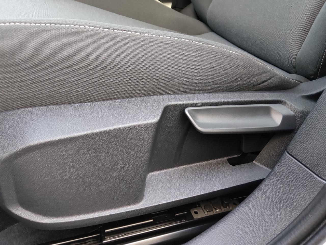 Seat LEON SPORTSTOURER REFERENCE 1.0 TSI TEMPOMAT DAB+ Bildbeschreibung: Seat LEON SPORTSTOURER REFERENCE 1.0 TSI TEMPOMAT DAB+