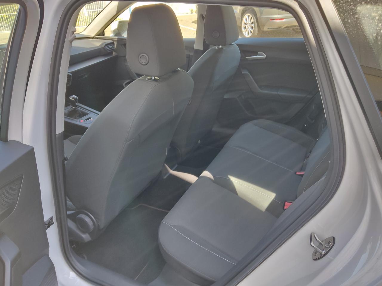 Seat LEON SPORTSTOURER REFERENCE 1.0 TSI TEMPOMAT DAB+ Bildbeschreibung: Seat LEON SPORTSTOURER REFERENCE 1.0 TSI TEMPOMAT DAB+