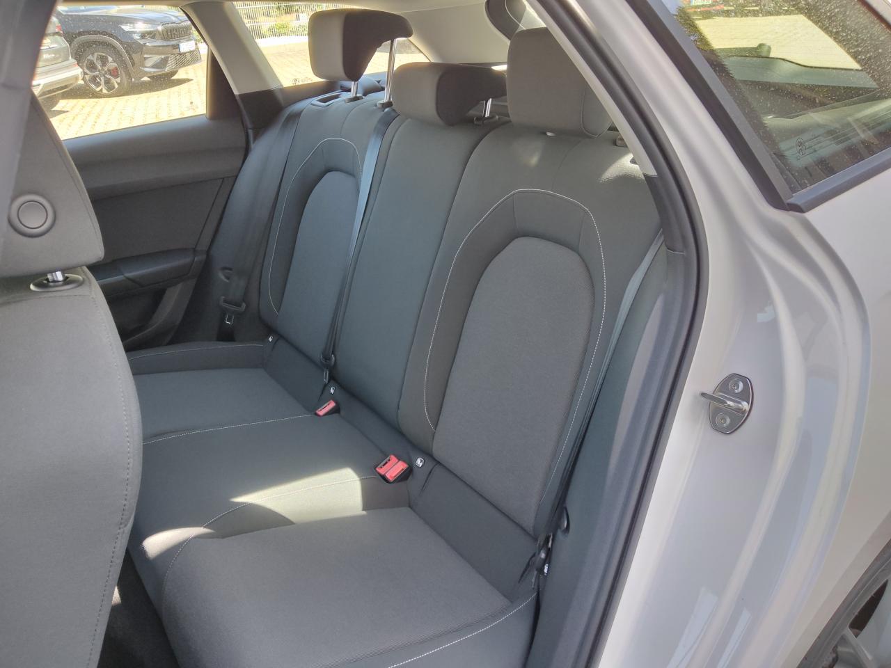 Seat LEON SPORTSTOURER REFERENCE 1.0 TSI TEMPOMAT DAB+ Bildbeschreibung: Seat LEON SPORTSTOURER REFERENCE 1.0 TSI TEMPOMAT DAB+