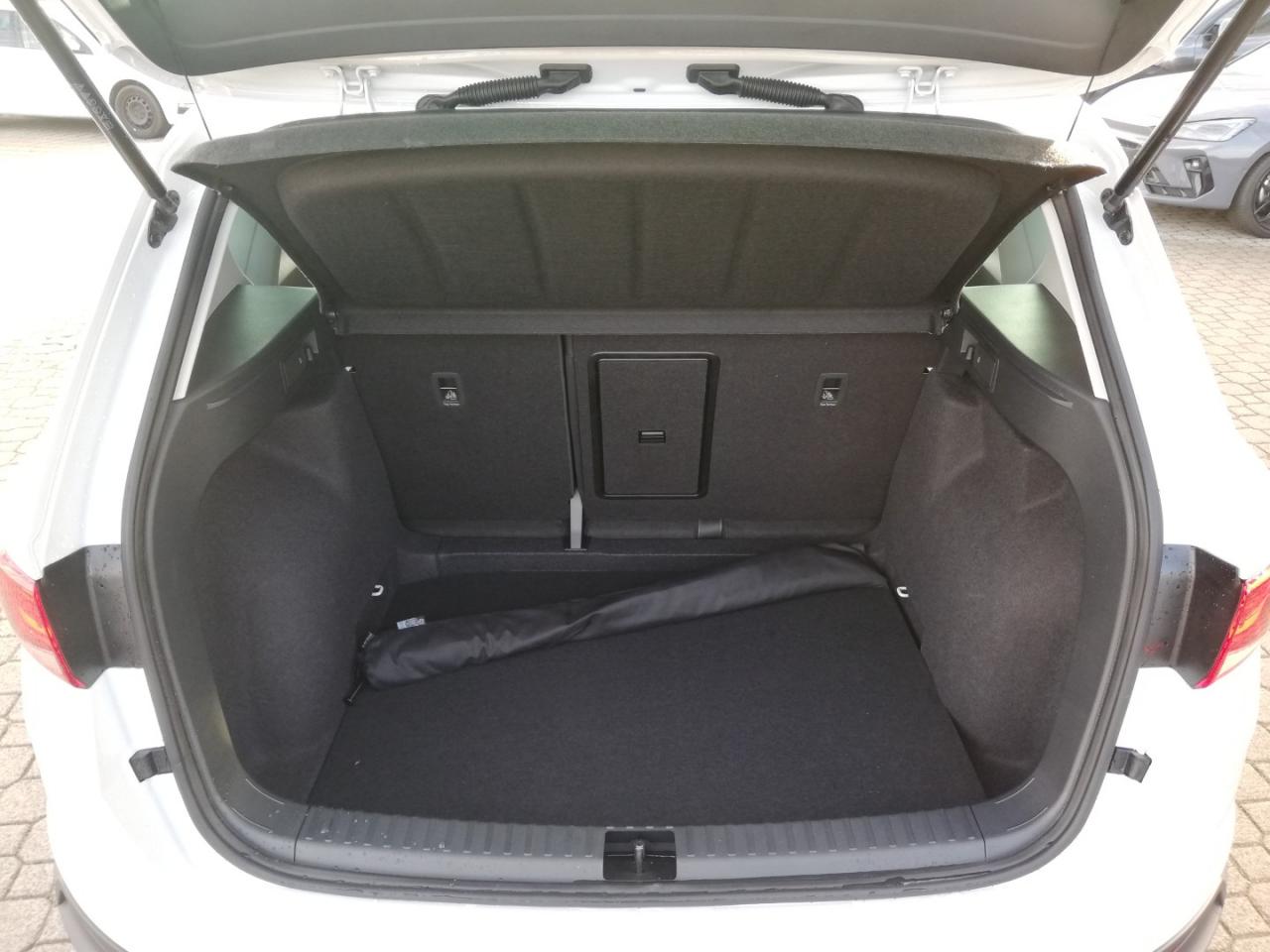 Seat ATECA ROAD EDITION 1.5 TSI DSG, CO2-Klasse: E, NAVI PARKLENKASS. Bildbeschreibung: Seat ATECA ROAD EDITION 1.5 TSI DSG, CO2-Klasse: E, NAVI PARKLENKASS.