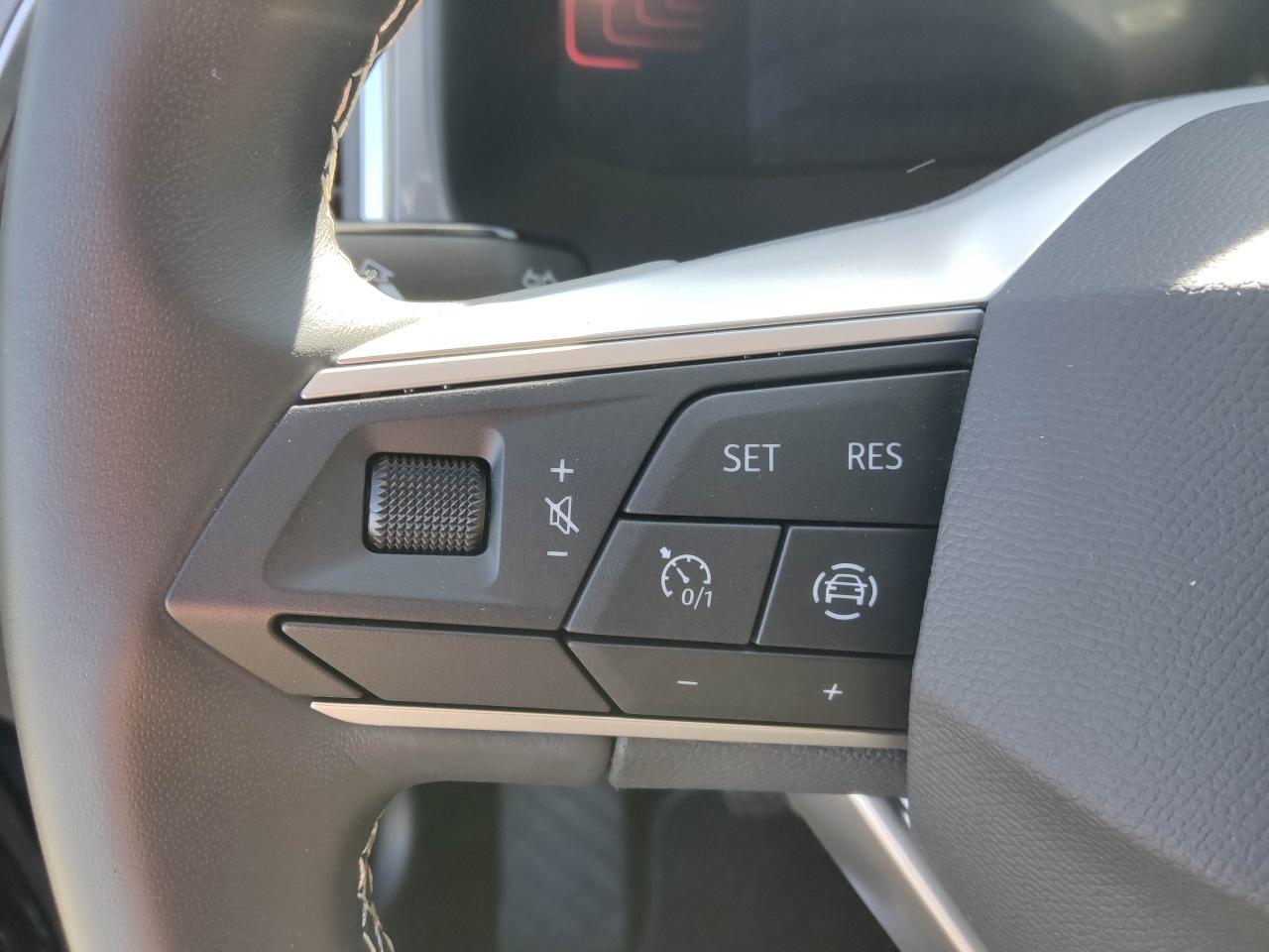Seat ATECA STYLE 1.5 TSI ACT NAVI PARKLENKASSIST SHZ Bildbeschreibung: Seat ATECA STYLE 1.5 TSI ACT NAVI PARKLENKASSIST SHZ