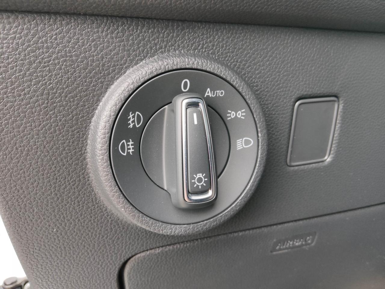 Seat ATECA FR 1.5 TSI SITZH. FULL-LINK KAMERA DAB+ Bildbeschreibung: Seat ATECA FR 1.5 TSI SITZH. FULL-LINK KAMERA DAB+