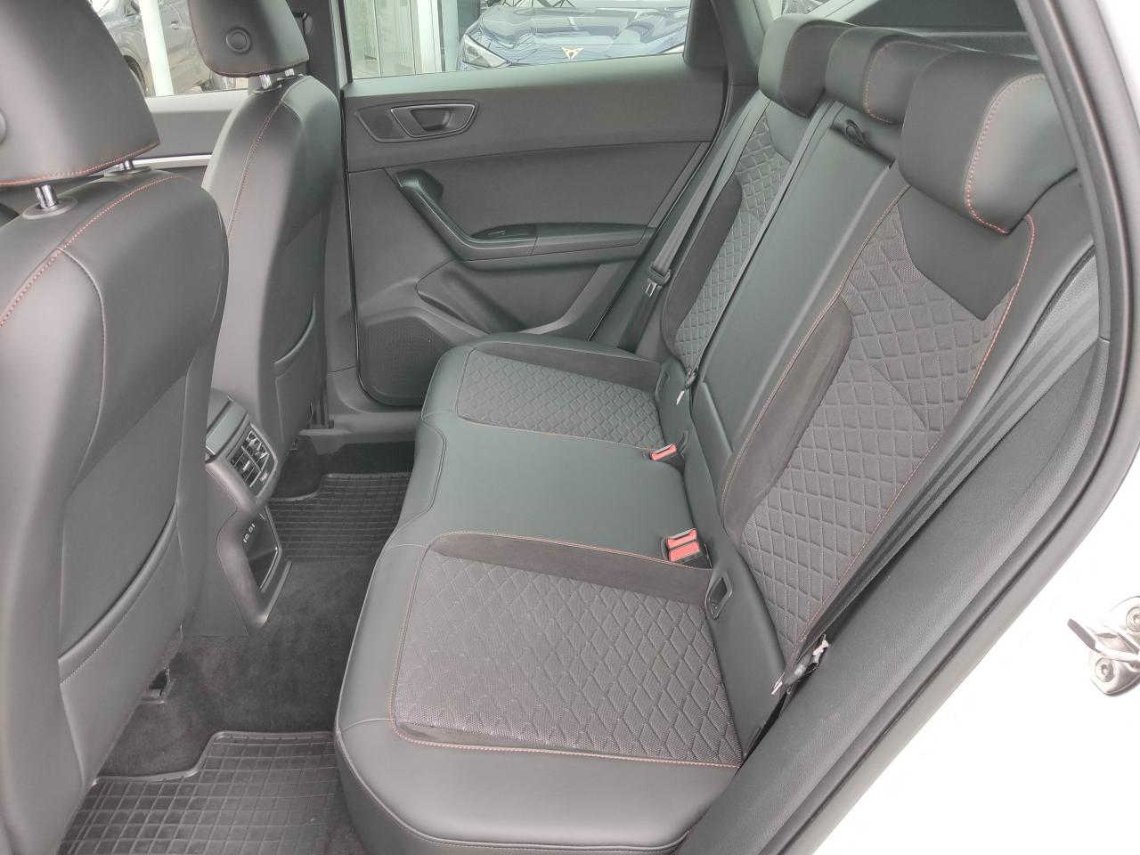 Seat ATECA FR 1.5 TSI SITZH. FULL-LINK KAMERA DAB+ Bildbeschreibung: Seat ATECA FR 1.5 TSI SITZH. FULL-LINK KAMERA DAB+