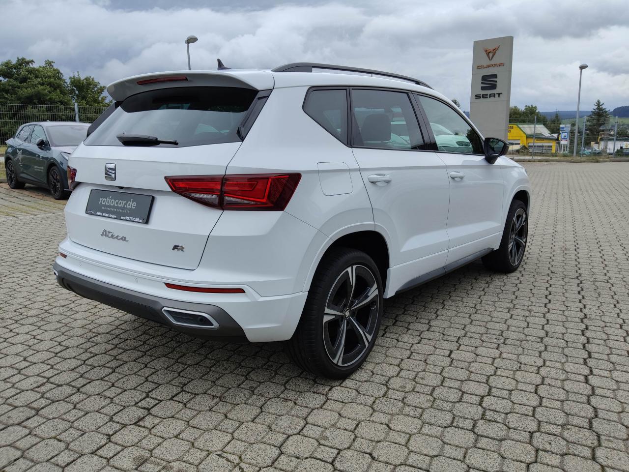 Seat ATECA FR 1.5 TSI SITZH. FULL-LINK KAMERA DAB+ Bildbeschreibung: Seat ATECA FR 1.5 TSI SITZH. FULL-LINK KAMERA DAB+
