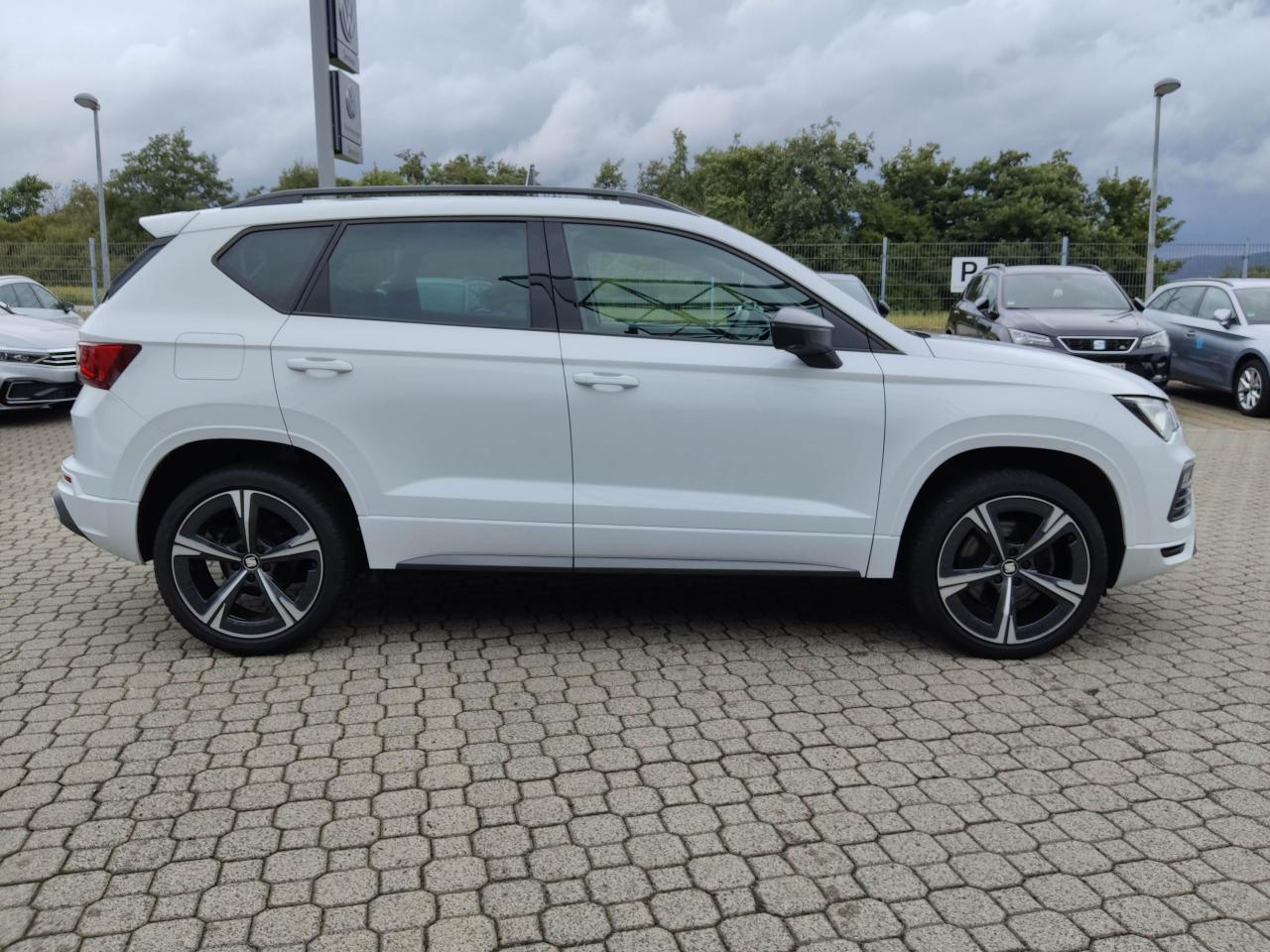 Seat ATECA FR 1.5 TSI SITZH. FULL-LINK KAMERA DAB+ Bildbeschreibung: Seat ATECA FR 1.5 TSI SITZH. FULL-LINK KAMERA DAB+