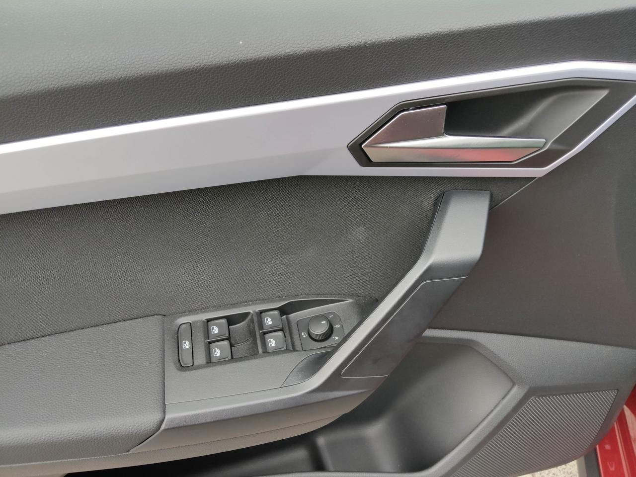 Seat ARONA FR 1.5 TSI DSG NAVI PARKLENKASSIS. SITZH. Bildbeschreibung: Seat ARONA FR 1.5 TSI DSG NAVI PARKLENKASSIS. SITZH.