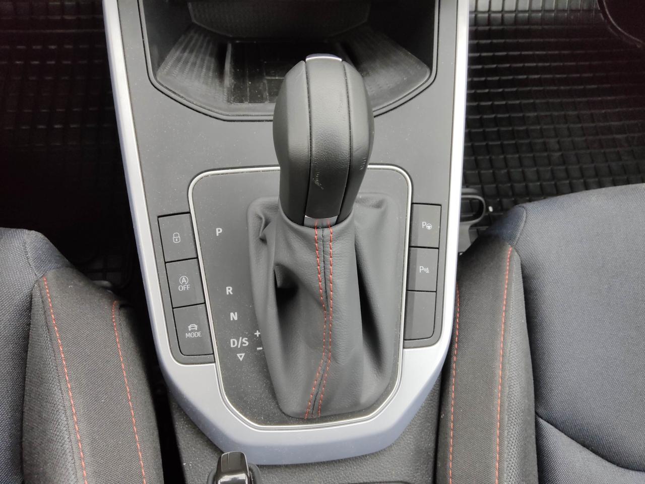 Seat ARONA FR 1.5 TSI DSG NAVI PARKLENKASSIS. SITZH. Bildbeschreibung: Seat ARONA FR 1.5 TSI DSG NAVI PARKLENKASSIS. SITZH.