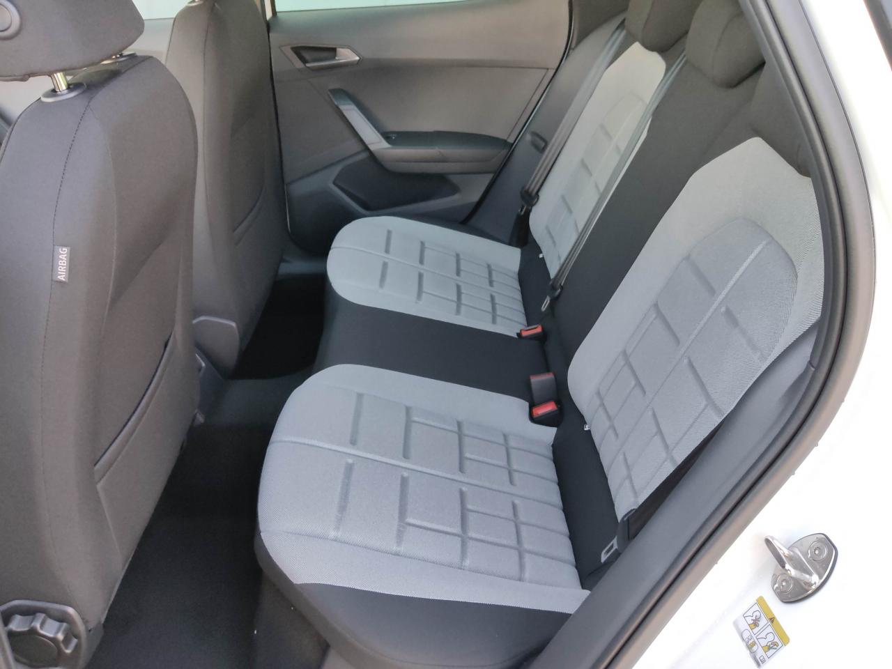 Seat ARONA FR 1.0 TSI, CO2-Klasse: D, NAVI RFK SHZ AHZV-VORBER. DAB+ Bildbeschreibung: Seat ARONA FR 1.0 TSI, CO2-Klasse: D, NAVI RFK SHZ AHZV-VORBER. DAB+