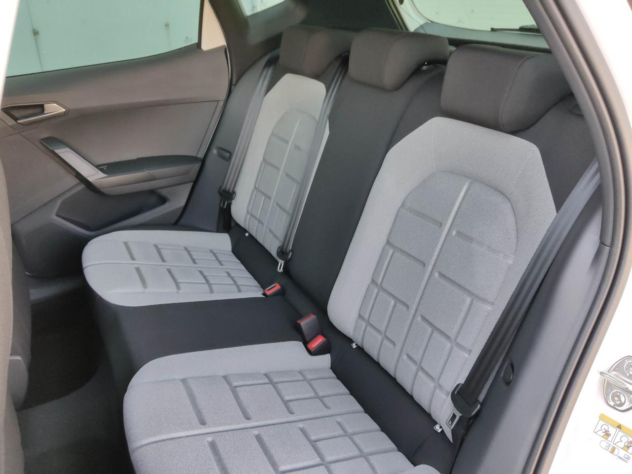 Seat ARONA FR 1.0 TSI, CO2-Klasse: D, NAVI RFK SHZ AHZV-VORBER. DAB+ Bildbeschreibung: Seat ARONA FR 1.0 TSI, CO2-Klasse: D, NAVI RFK SHZ AHZV-VORBER. DAB+