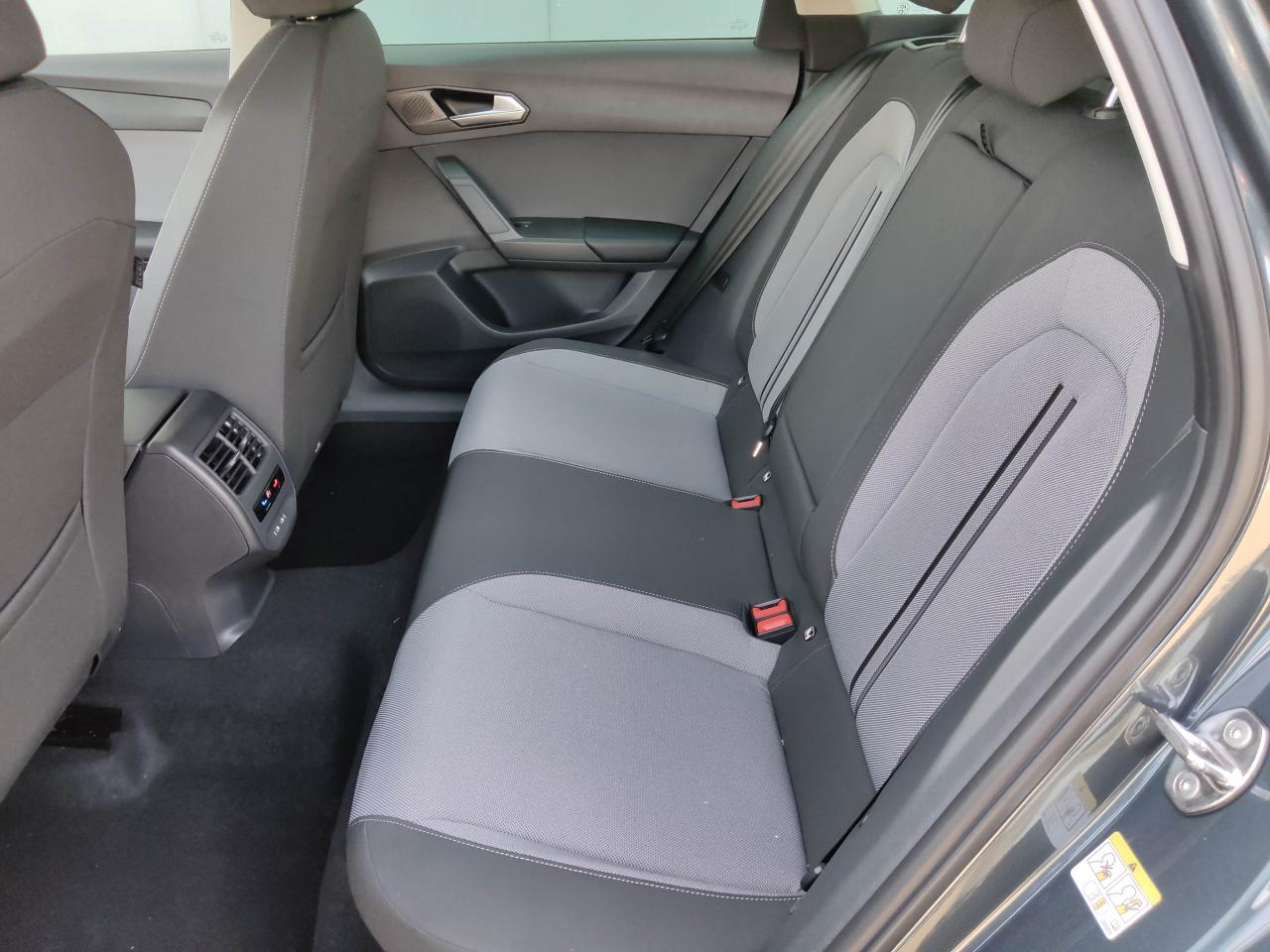 Seat LEON SPORTSTOURER ROAD EDITION 1.5 TSI, CO2-Klasse: D, NAVI SHZ Bildbeschreibung: Seat LEON SPORTSTOURER ROAD EDITION 1.5 TSI, CO2-Klasse: D, NAVI SHZ
