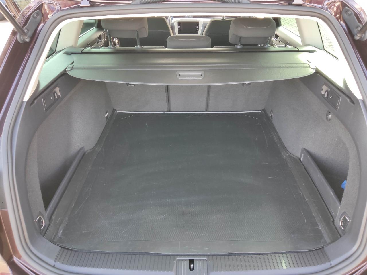 Volkswagen PASSAT VARIANT COMFORTLINE 1.4 TSI NAVI SITZHEI. Bildbeschreibung: Volkswagen PASSAT VARIANT COMFORTLINE 1.4 TSI NAVI SITZHEI.