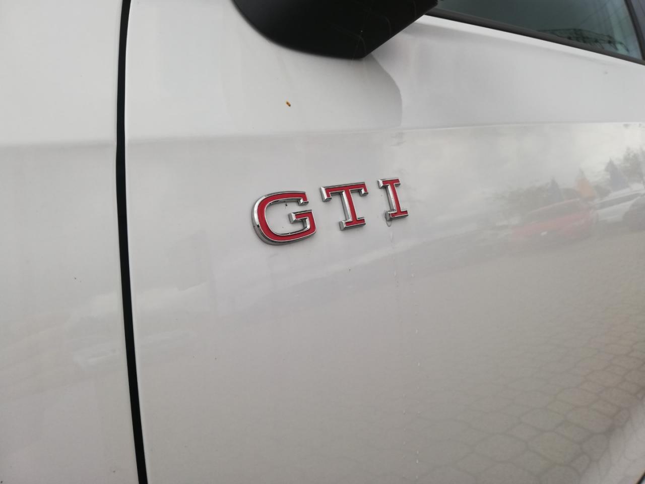 Volkswagen GOLF GTI CLUBSPORT 2.0 TSI NAVI SHZ KAMERA Bildbeschreibung: Volkswagen GOLF GTI CLUBSPORT 2.0 TSI NAVI SHZ KAMERA